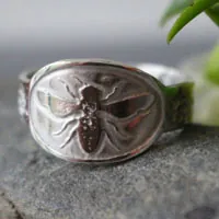 Melissa, anillo abeja en plata