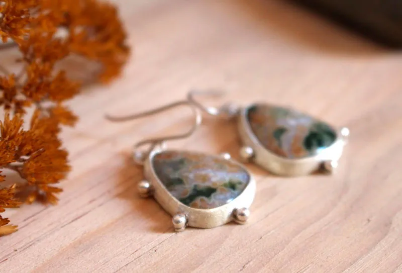 Melodía estelar, aretes bóveda celeste en plata y jaspe oceánico
