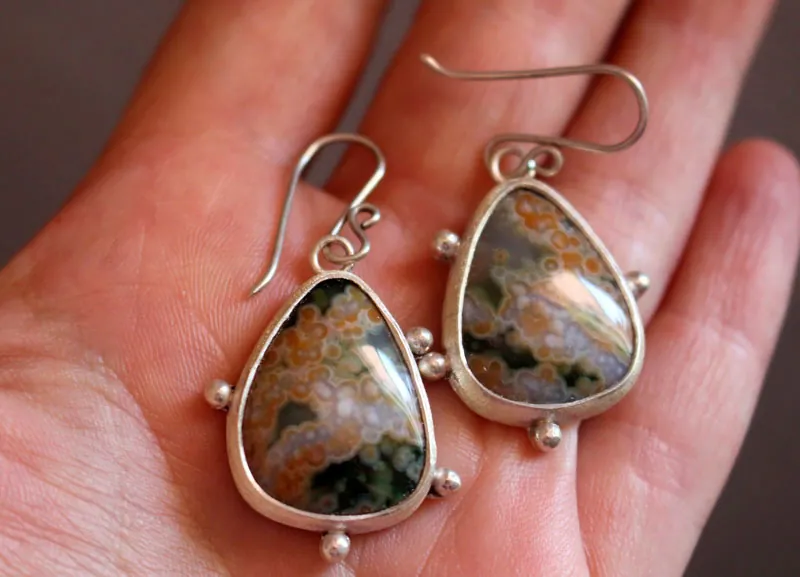 Melodía estelar, aretes bóveda celeste en plata y jaspe oceánico