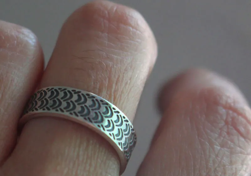 Melusina, anillo escamas de serpiente en plata
