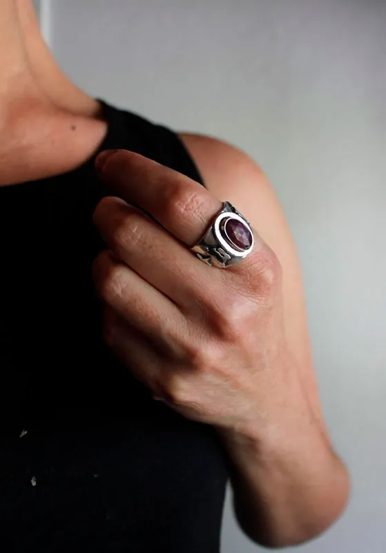 Mi estrella, anillo liebre de las estrellas en plata con rubí