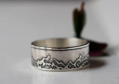Montaña, anillo cadena de montañas en plata