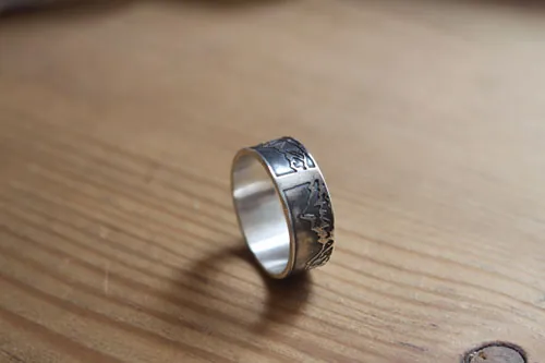 Montaña, anillo cadena de montañas en plata
