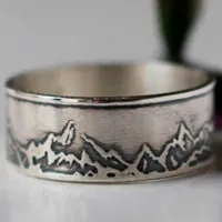 Montaña, anillo cadena de montañas en plata