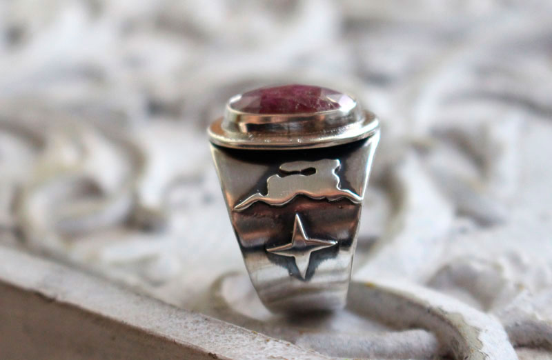 My star, celestial hare ring in sterling silver and ruby