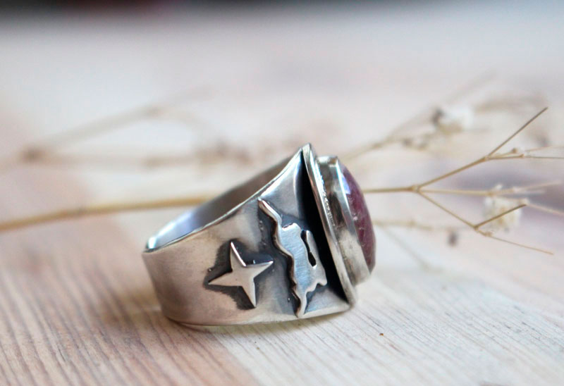 My star, celestial hare ring in sterling silver and ruby