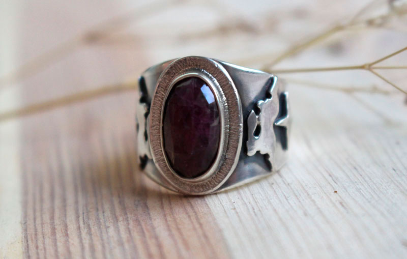 My star, celestial hare ring in sterling silver and ruby