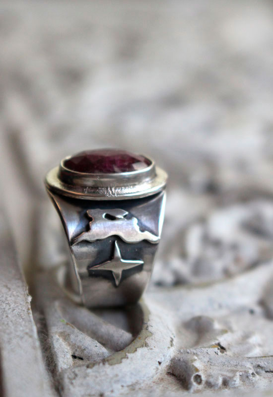My star, celestial hare ring in sterling silver and ruby