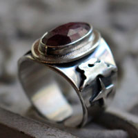My star, celestial hare ring in sterling silver and ruby