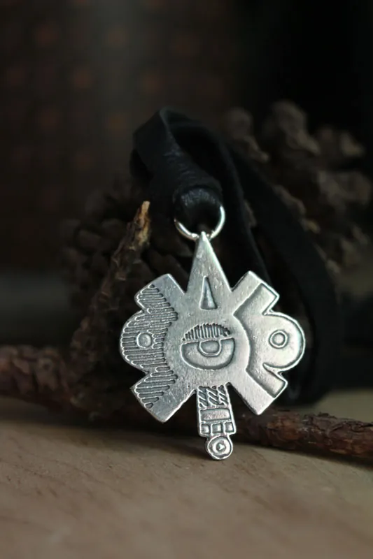 Nahui Ollin, collar equinoccio y solsticio azteca en plata