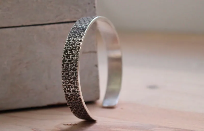Nami, pulsera seigaiha de olas japonesas en plata