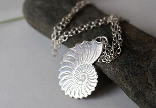 Nautiloide, collar eterno de nautilus en plata