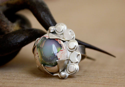 Nebulosa, anillo astronómico de plata y ópalo de fuego