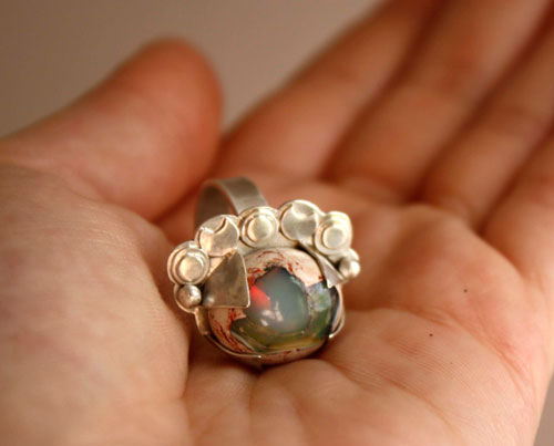 Nebulosa, anillo astronómico de plata y ópalo de fuego