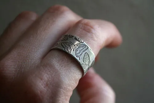 Ninfa, anillo mariposas en plata
