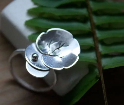 Ninfeal, anillo nenúfar loto en plata