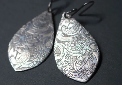 Nishikigoi, aretes carpa koi japonesa en plata