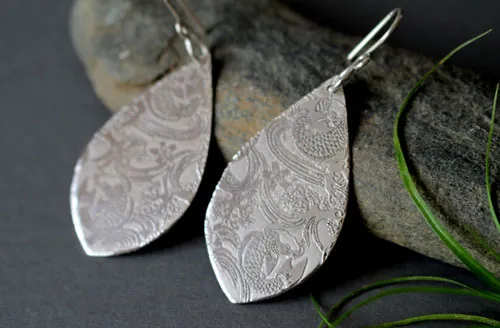 Nishikigoi, aretes carpa koi japonesa en plata