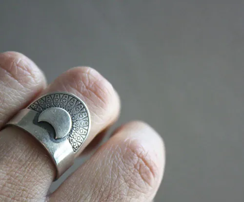 Nokomis, anillo sol y luna de nativo americano en plata