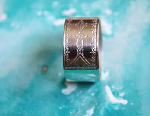 Nómada, anillo tribal étnico tuareg en plata