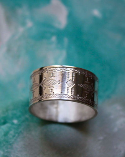 Nómada, anillo tribal étnico tuareg en plata