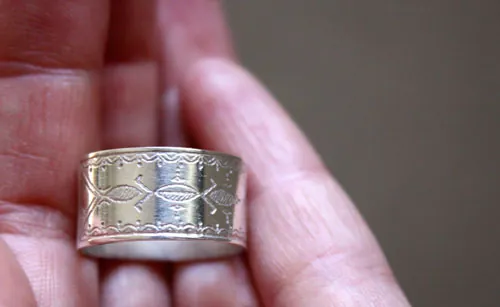 Nómada, anillo tribal étnico tuareg en plata