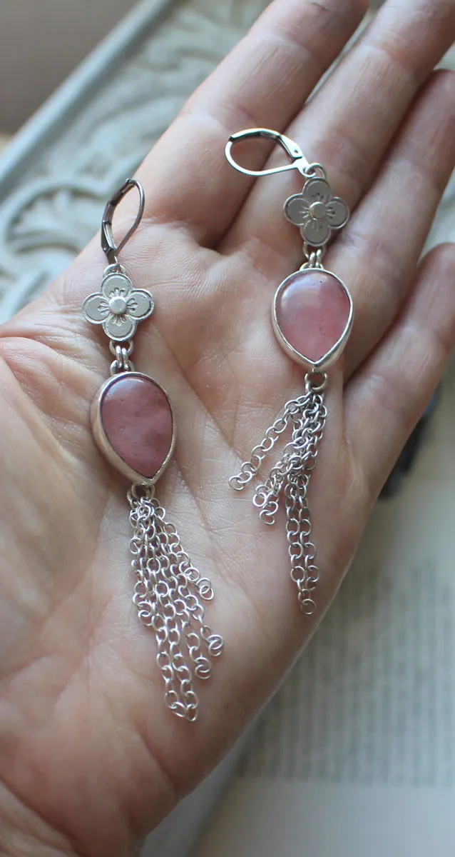 O-hanami, aretes flor de cerezo en plata y cuarzo rosa