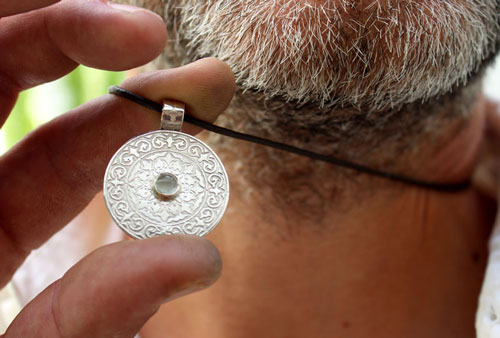 Odeline, medieval shield pendant in silver and aquamarine