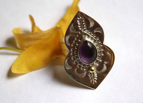 Oditi, oriental sunrise ring in silver, brass and amethyst