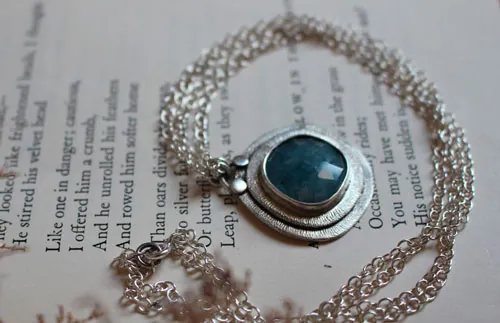 Ojo del mar, collar vida marina en plata y aguamarina