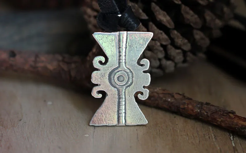 Ollin, collar glifo azteca en plata