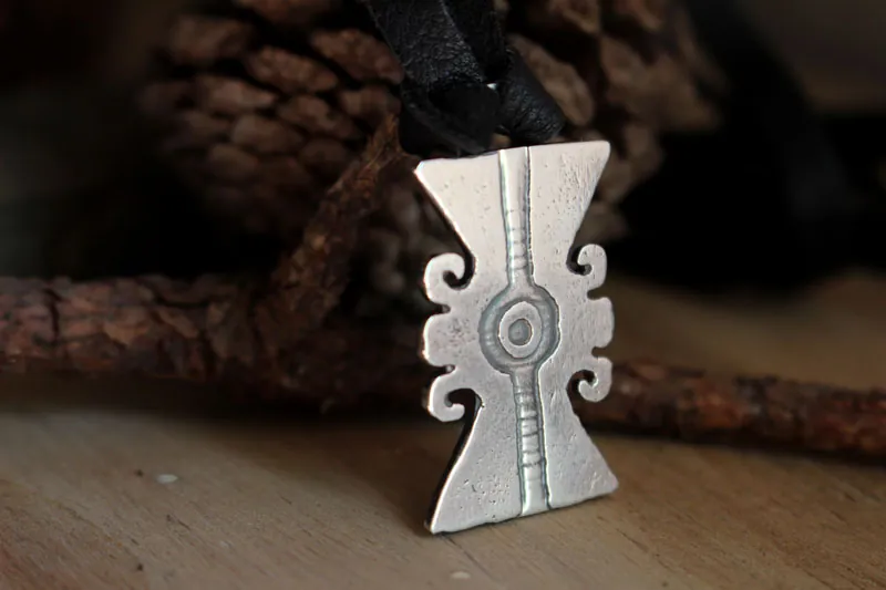 Ollin, collar glifo azteca en plata