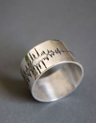 Onda, anillo espectro sonoro en plata
