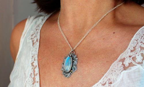 Ondolindë, secret Elven necklace in silver, brass and white labradorite