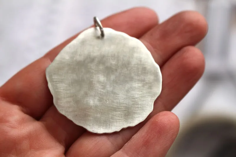 Para siempre, dije memoria grabada en los anillos del tiempo en plata