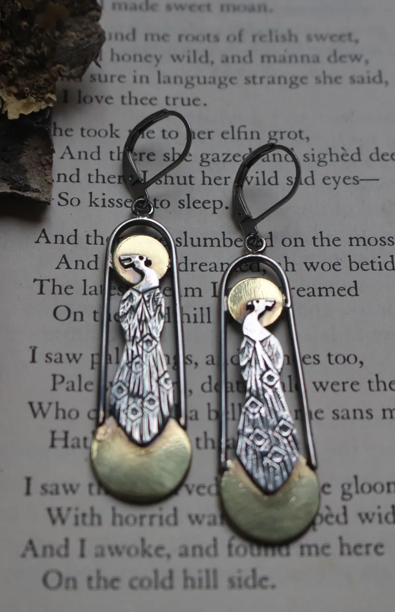 Pavo real art déco, aretes ave del sol y la luna en plata y latón