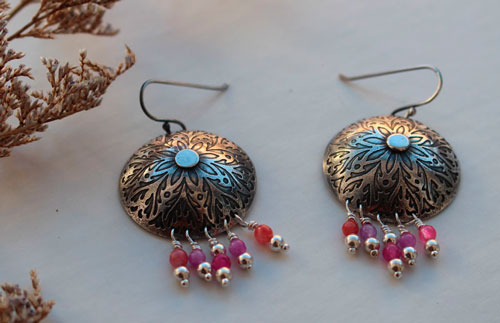 Peonía, aretes florales arománticas en plata y ágata rosa