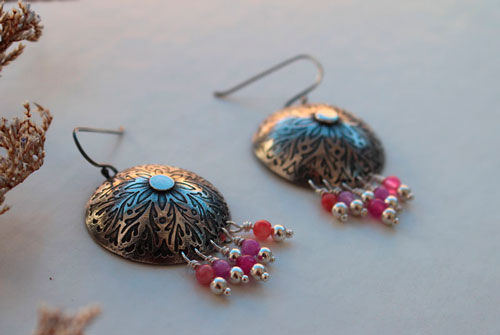 Peonía, aretes florales arománticas en plata y ágata rosa