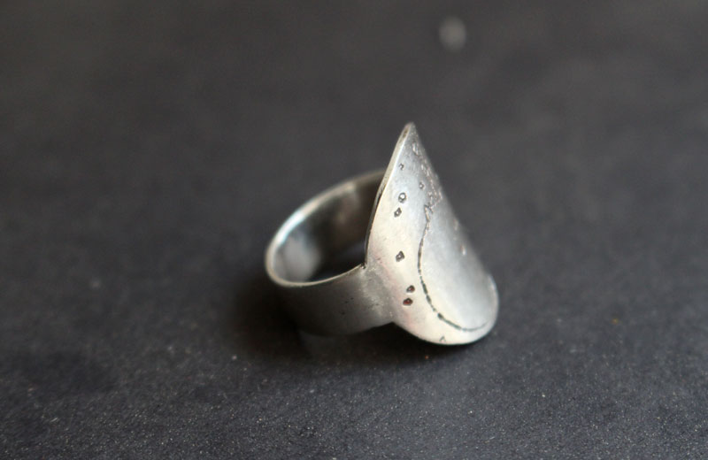 Pequeño planeta, anillo planeta del Principito con cita en plata