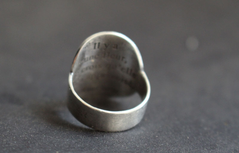 Pequeño planeta, anillo planeta del Principito con cita en plata