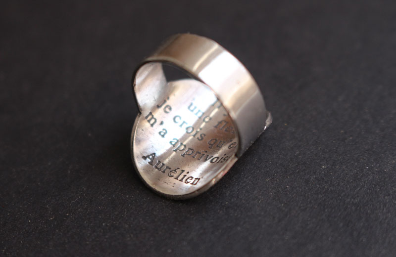 Pequeño planeta, anillo planeta del Principito con cita en plata