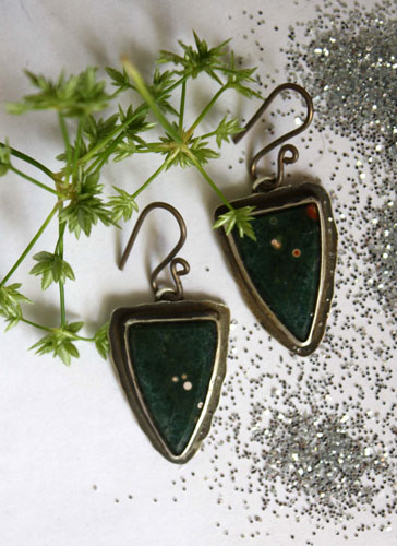 Perdida entre las estrellas, aretes cielo nocturno en plata y jaspe oceánico