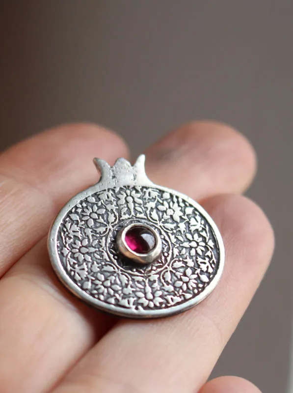 Perséfone, collar granada en plata y granate