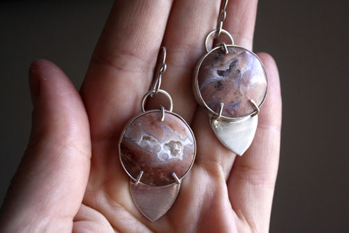 Perseverancia, aretes tenacidad en plata y youngita