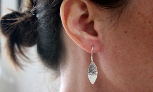 Pétalos, aretes pétalo de flor en plata
