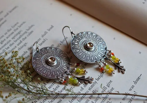 Pétalos del sol, aretes mandala en plata, ágata verde, ágata amarilla, citrino y cornalina