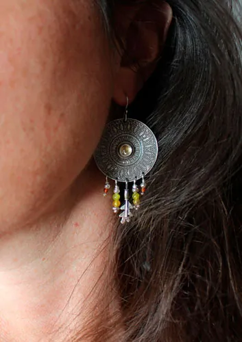 Pétalos del sol, aretes mandala en plata, ágata verde, ágata amarilla, citrino y cornalina