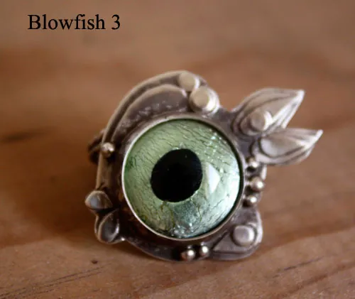 Pez globo, anillo de pez fugu en plata y vidrio