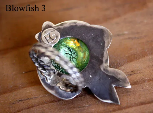 Pez globo, anillo de pez fugu en plata y vidrio