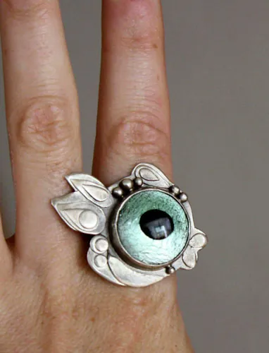 Pez globo, anillo de pez fugu en plata y vidrio